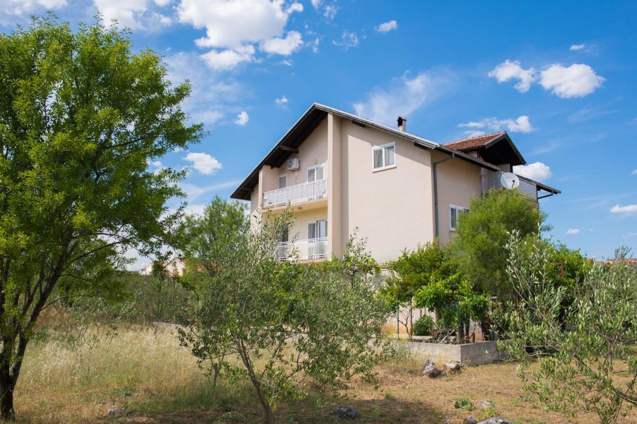 Apartment Dalmatien Raslina Bagian luar foto
