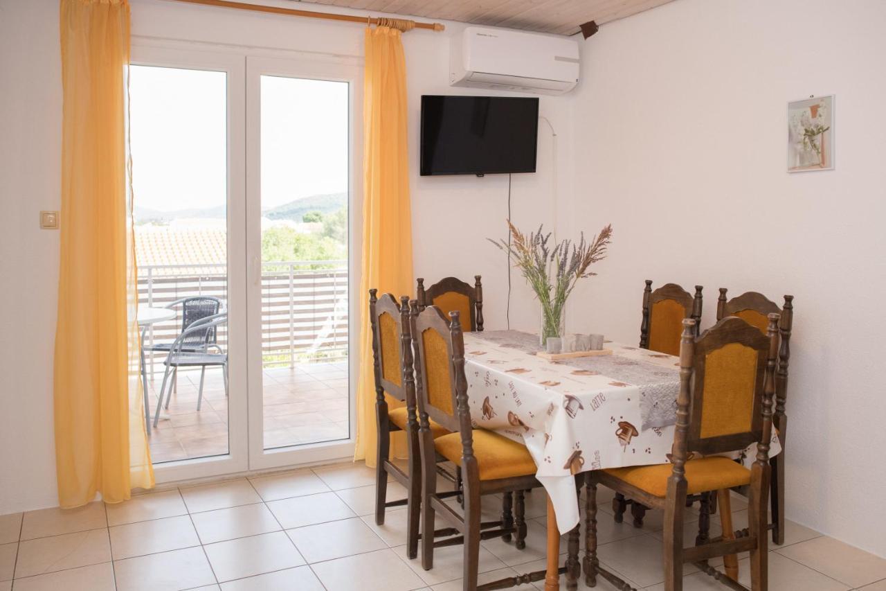 Apartment Dalmatien Raslina Bagian luar foto