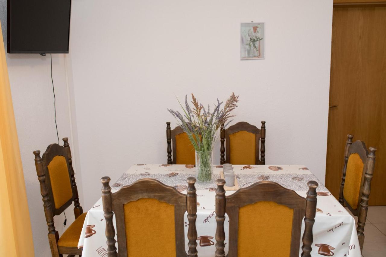 Apartment Dalmatien Raslina Bagian luar foto