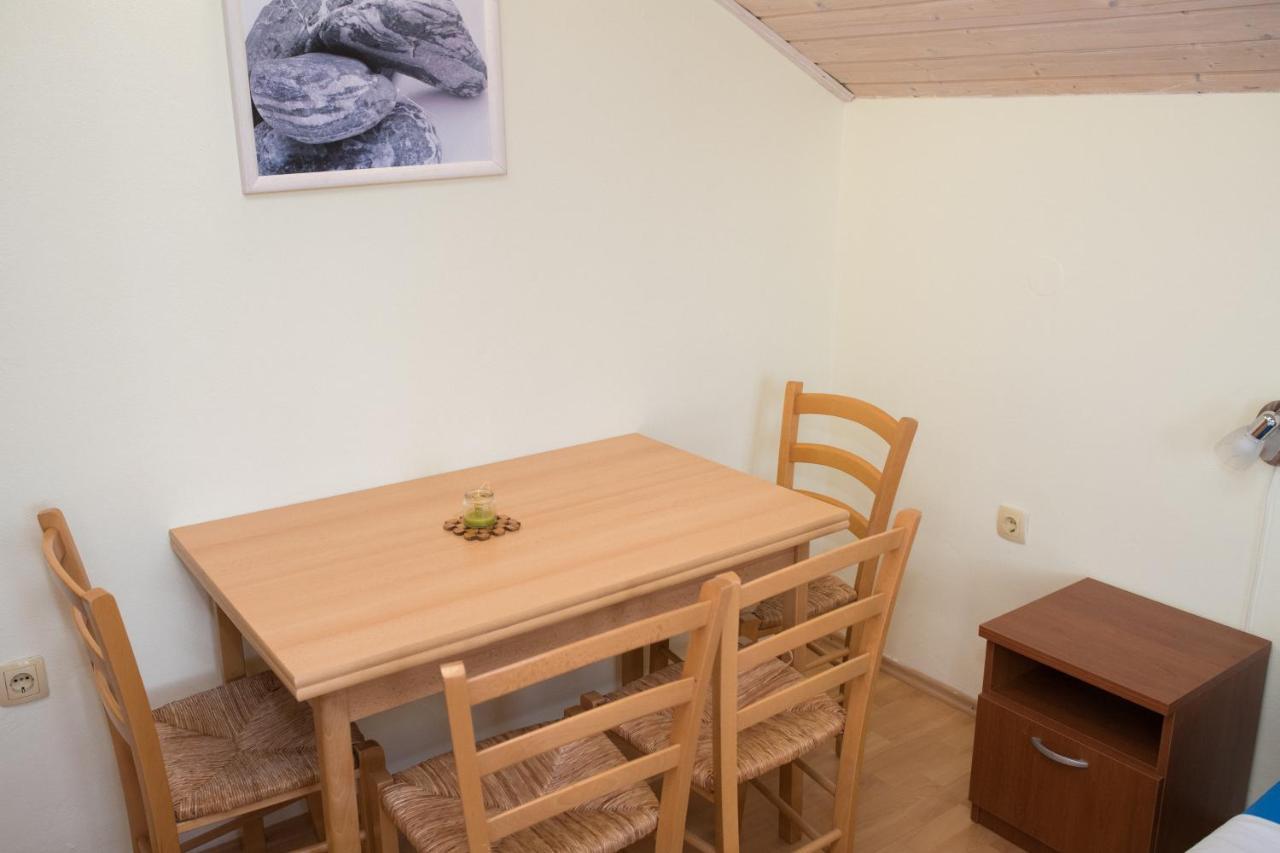Apartment Dalmatien Raslina Bagian luar foto