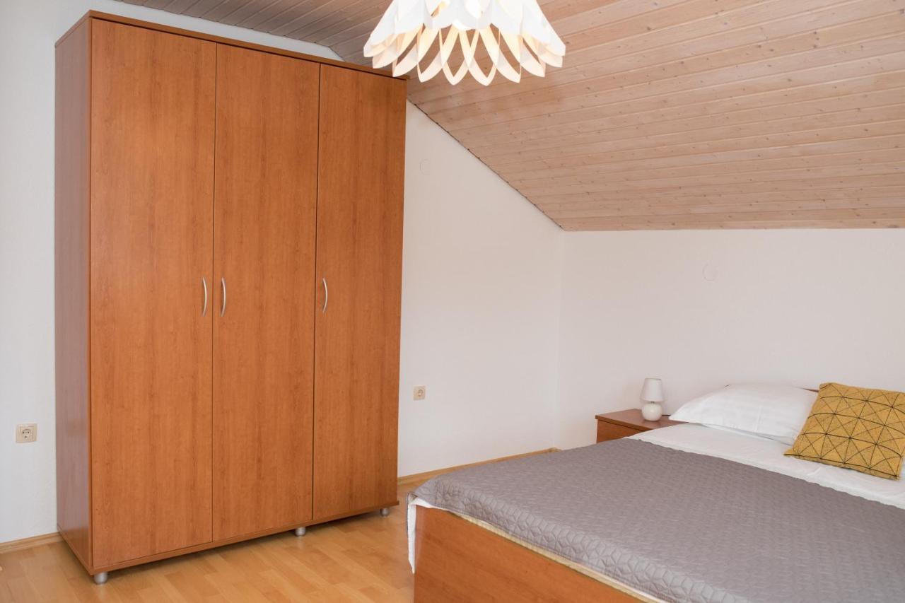 Apartment Dalmatien Raslina Bagian luar foto