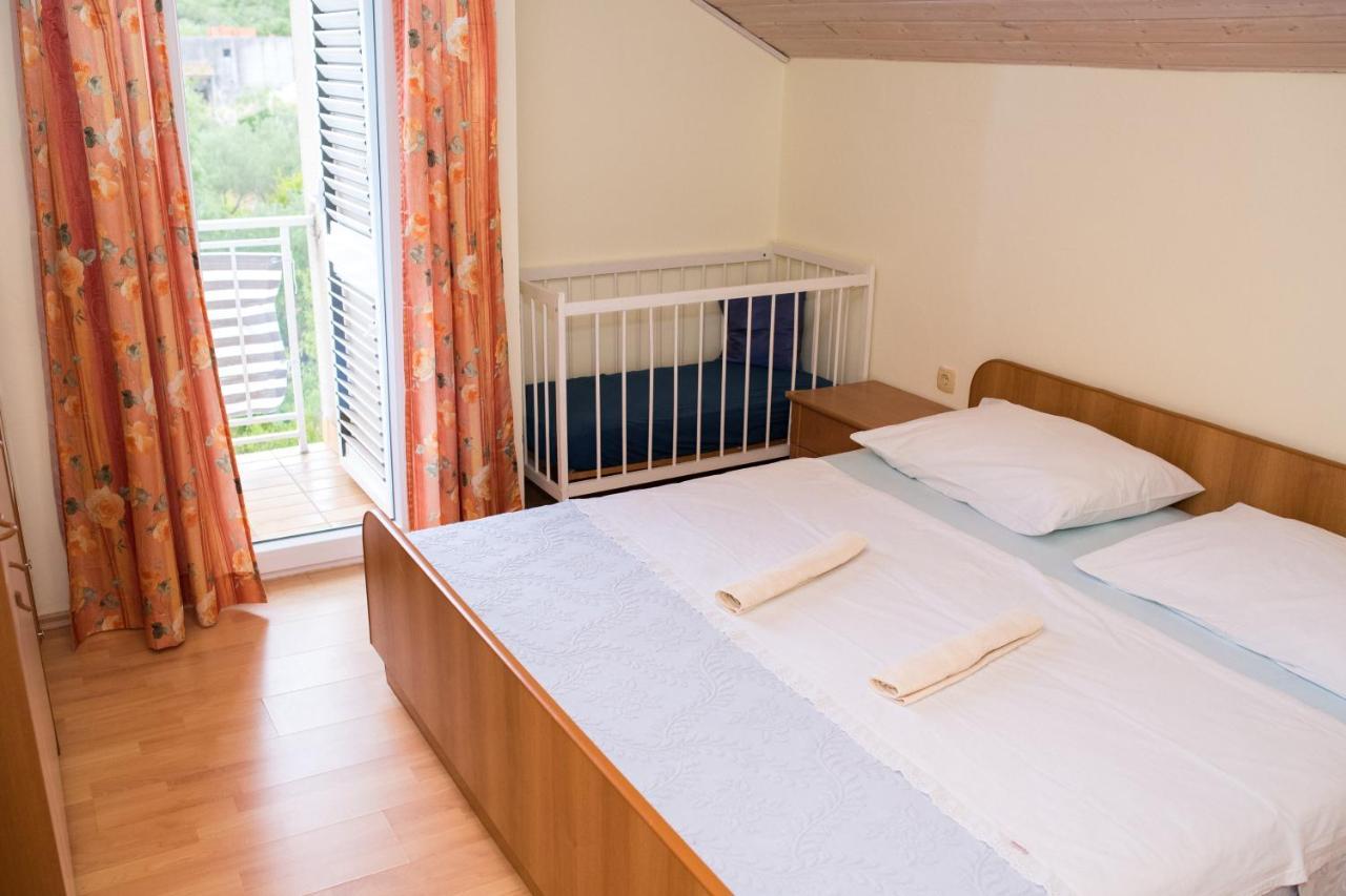 Apartment Dalmatien Raslina Bagian luar foto