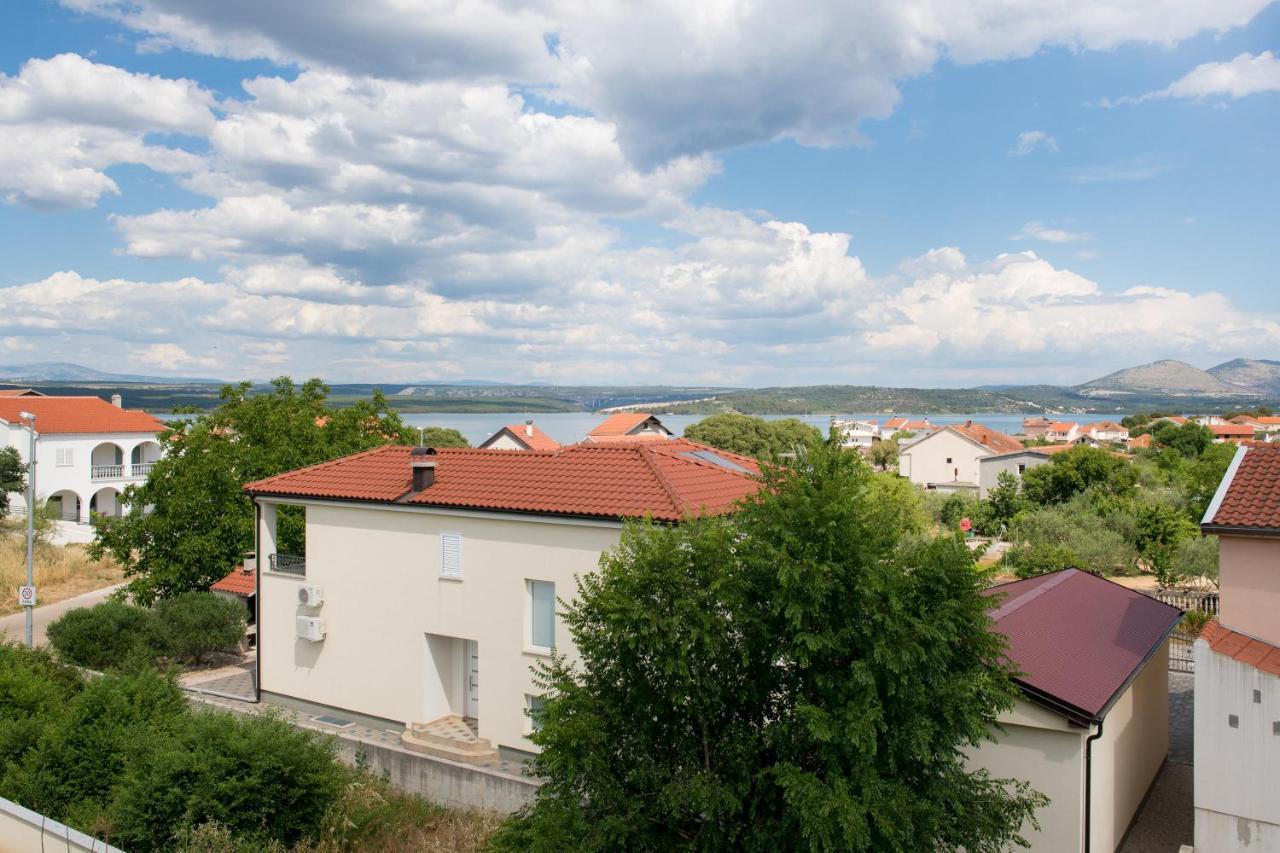 Apartment Dalmatien Raslina Bagian luar foto