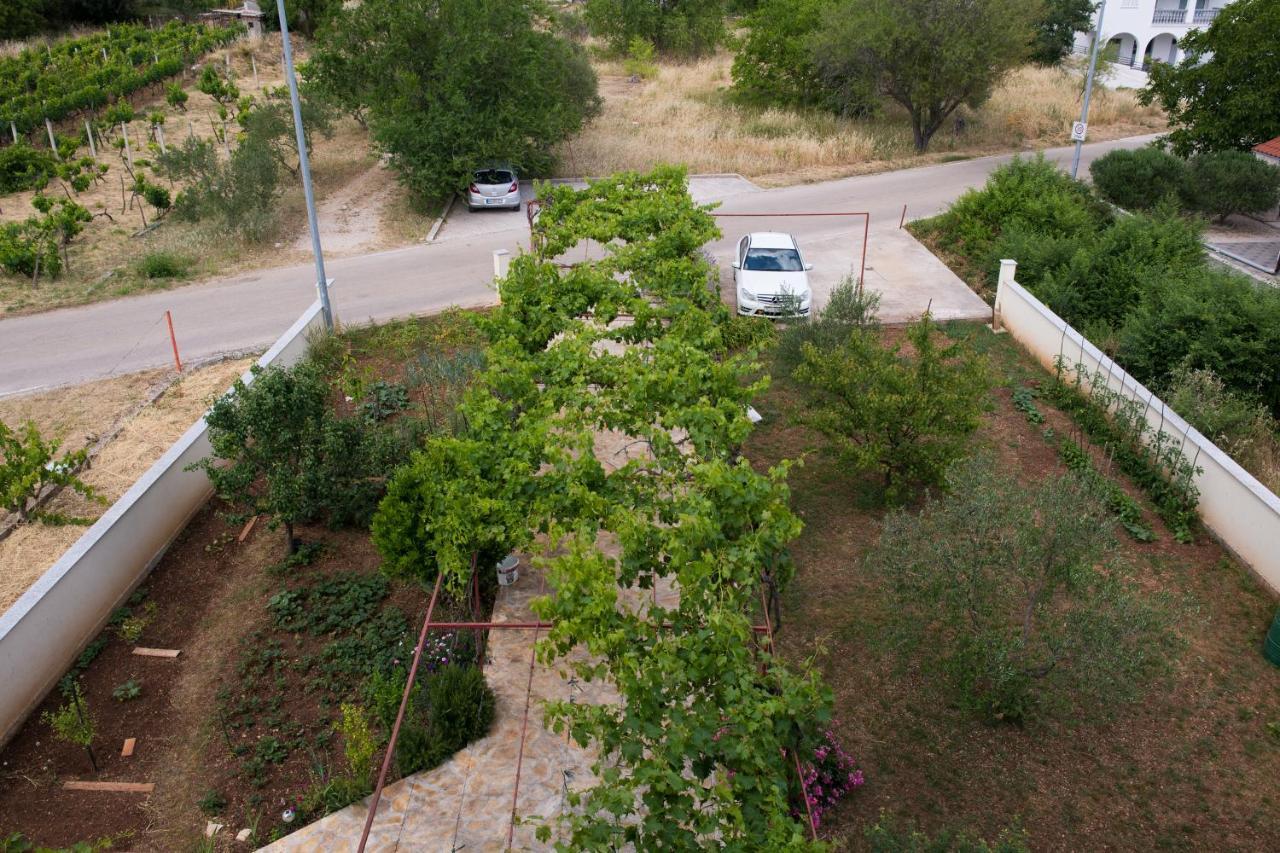 Apartment Dalmatien Raslina Bagian luar foto