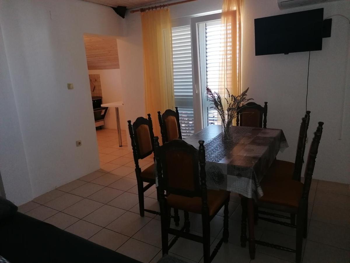 Apartment Dalmatien Raslina Bagian luar foto