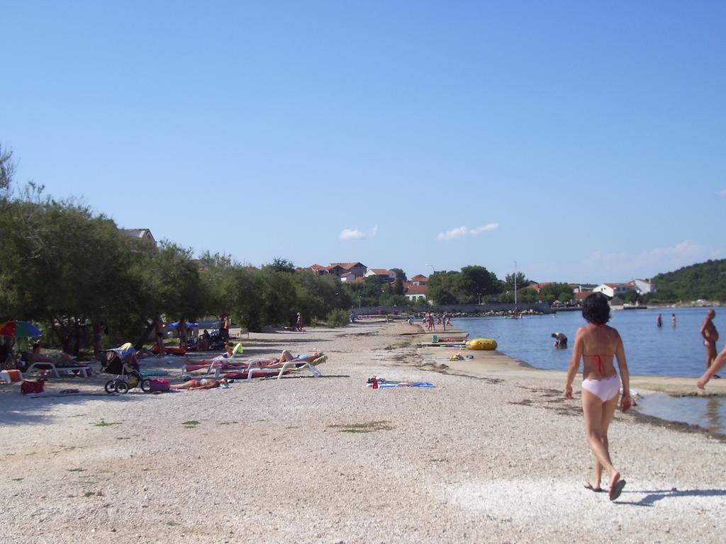 Apartment Dalmatien Raslina Bagian luar foto